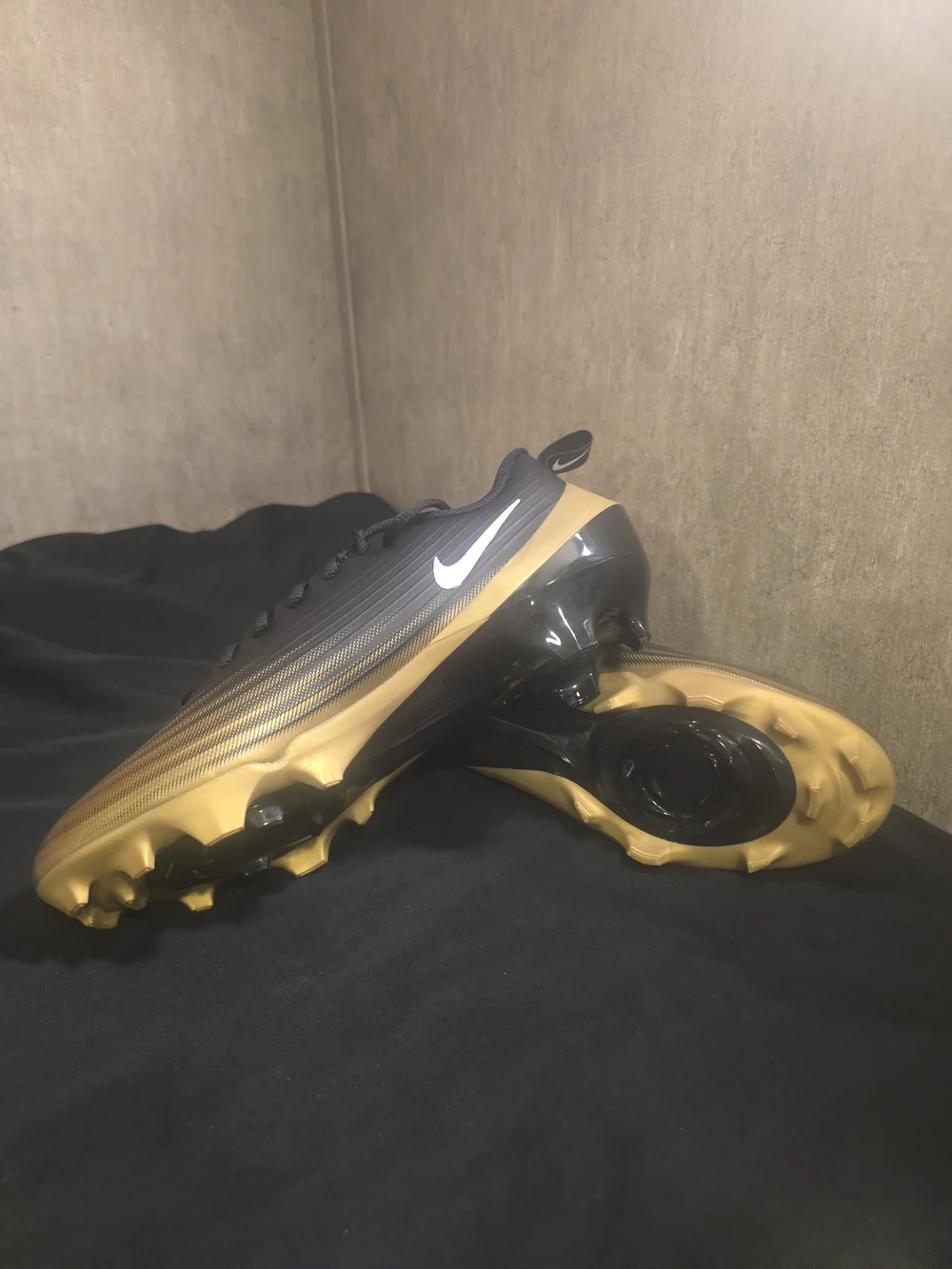 Nike Vapor Speed 3 Black/Metallic Gold/White football cleats Mens size 11